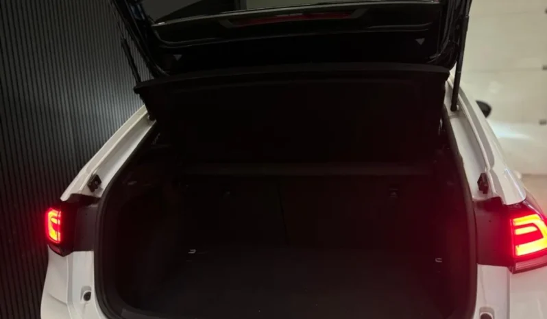 
								Volkswagen Taigo 1.0tsi R-line Black Editie Pano Keyles volledig									