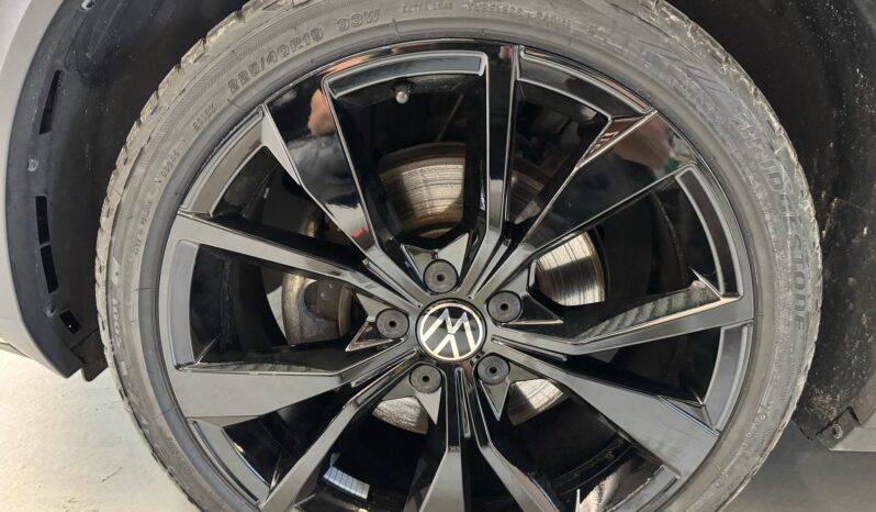 
								Volkswagen T-Roc 1.5 TSI R-Line Business 3x R-Line | Pano | volledig									