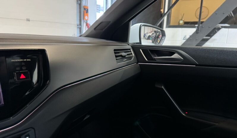 
								Volkswagen Polo 1.0 TSI R-Line 3x r-line pano keyles volledig									