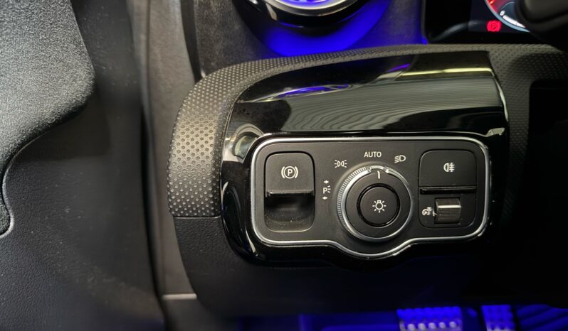 
								Mercedes Benz A klasse 200 d Premium Plus amg pano keyless memory volledig									