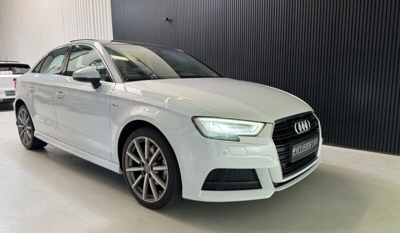 
								Audi A3 Limousine 35 TFSI CoD Sport S Line Edition dsg panoramadak volledig									