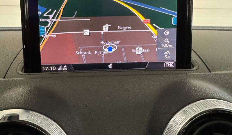 
								Audi A3 Limousine 35 TFSI CoD Sport S Line Edition dsg panoramadak volledig									