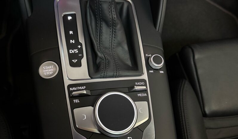 
								Audi A3 Limousine 35 TFSI CoD Sport S Line Edition dsg panoramadak volledig									