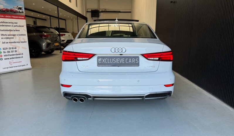 
								Audi A3 Limousine 35 TFSI CoD Sport S Line Edition dsg panoramadak volledig									