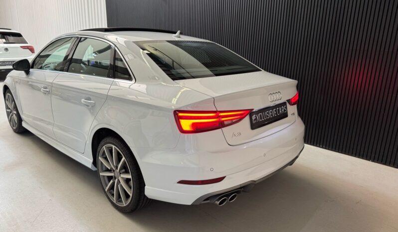 
								Audi A3 Limousine 35 TFSI CoD Sport S Line Edition dsg panoramadak volledig									