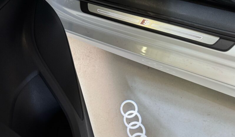 
								Audi A3 Limousine 35 TFSI CoD Sport S Line Edition dsg panoramadak volledig									