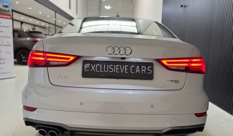 
								Audi A3 Limousine 35 TFSI CoD Sport S Line Edition dsg panoramadak volledig									