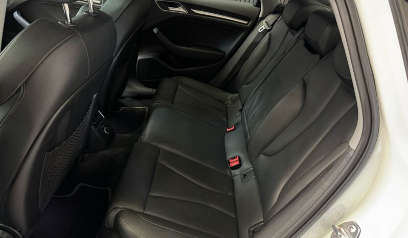 
								Audi A3 Limousine 35 TFSI CoD Sport S Line Edition dsg panoramadak volledig									