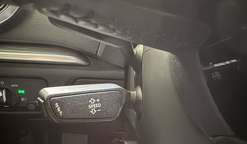 
								Audi A3 Limousine 35 TFSI CoD Sport S Line Edition dsg panoramadak volledig									