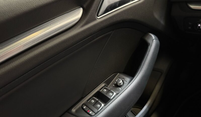 
								Audi A3 Limousine 35 TFSI CoD Sport S Line Edition dsg panoramadak volledig									