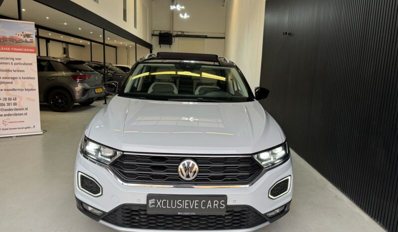 
								Volkswagen T-Roc 1.5 TSI Sport Automaat | Leder | Panoramadak volledig									