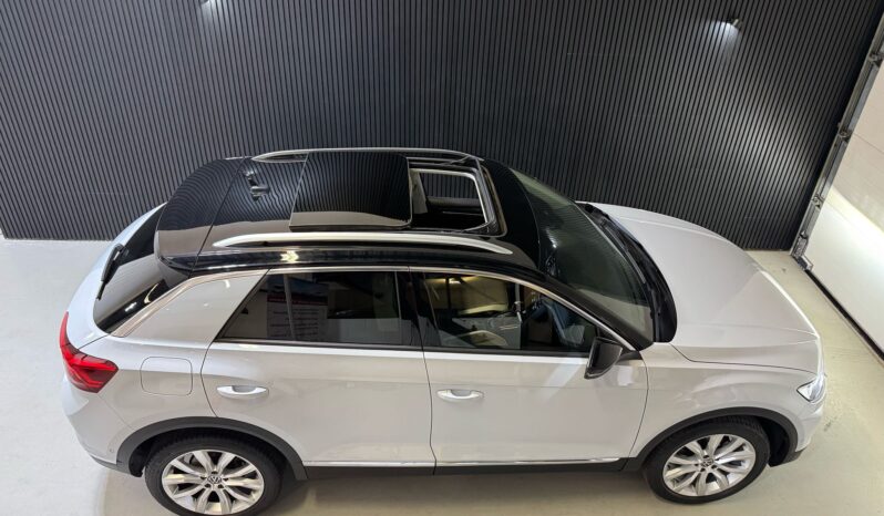 
								Volkswagen T-Roc 1.5 TSI Sport Automaat | Leder | Panoramadak volledig									
