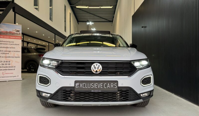 
								Volkswagen T-Roc 1.5 TSI Sport Automaat | Leder | Panoramadak volledig									