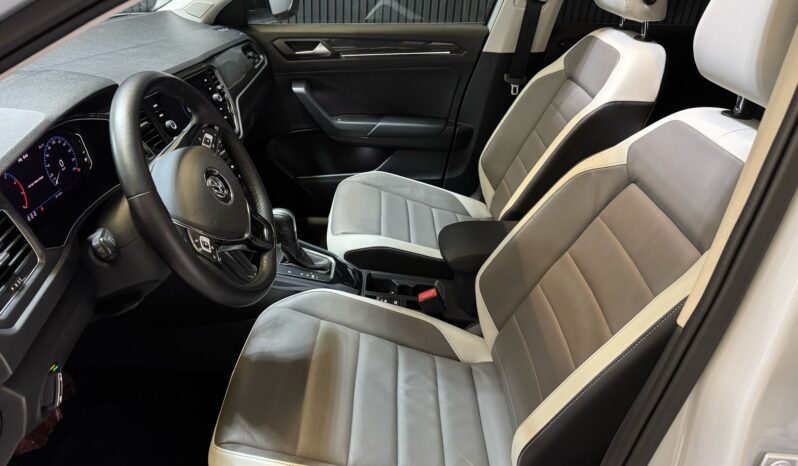 
								Volkswagen T-Roc 1.5 TSI Sport Automaat | Leder | Panoramadak volledig									