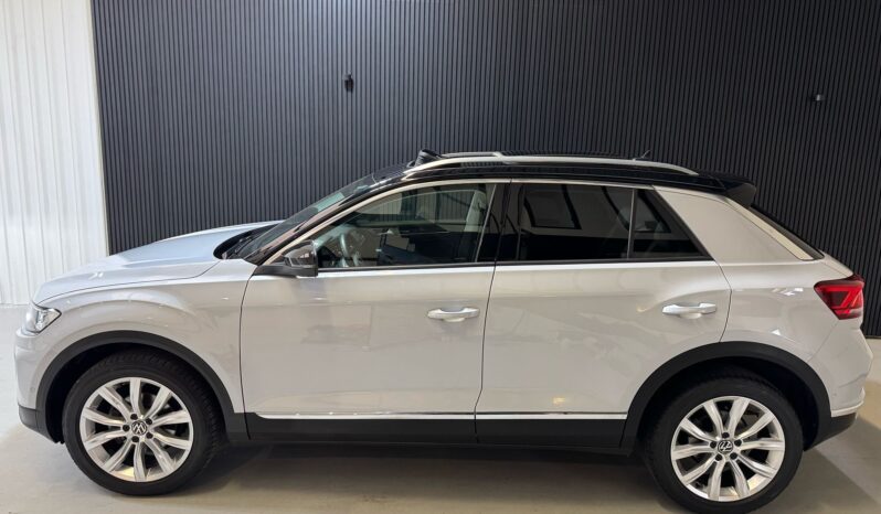
								Volkswagen T-Roc 1.5 TSI Sport Automaat | Leder | Panoramadak volledig									