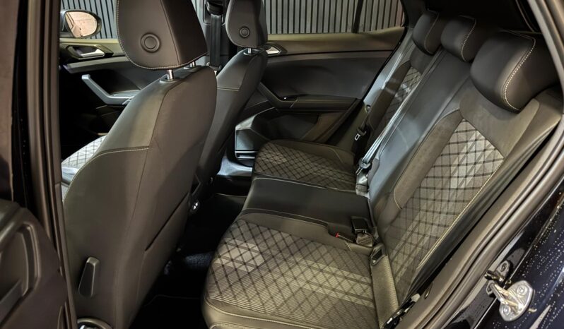 
								Volkswagen T-Cross 1.0 TSI R-Line Edition automaat volledig									
