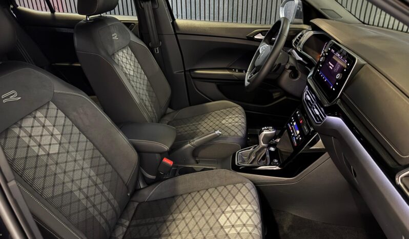 
								Volkswagen T-Cross 1.0 TSI R-Line Edition automaat volledig									