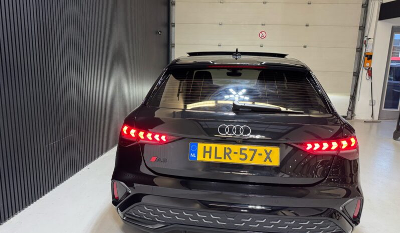 
								Audi A3 SPORTBACK 35 TFSI s-line S Edition automaat panoramadak volledig									