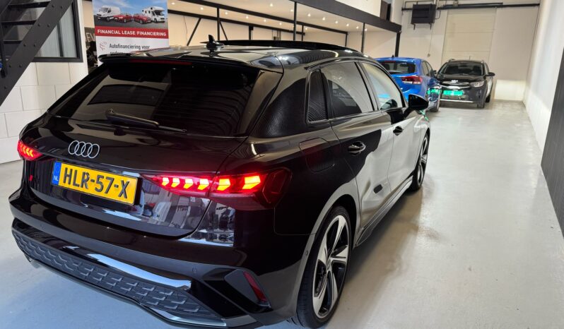 
								Audi A3 SPORTBACK 35 TFSI s-line S Edition automaat panoramadak volledig									