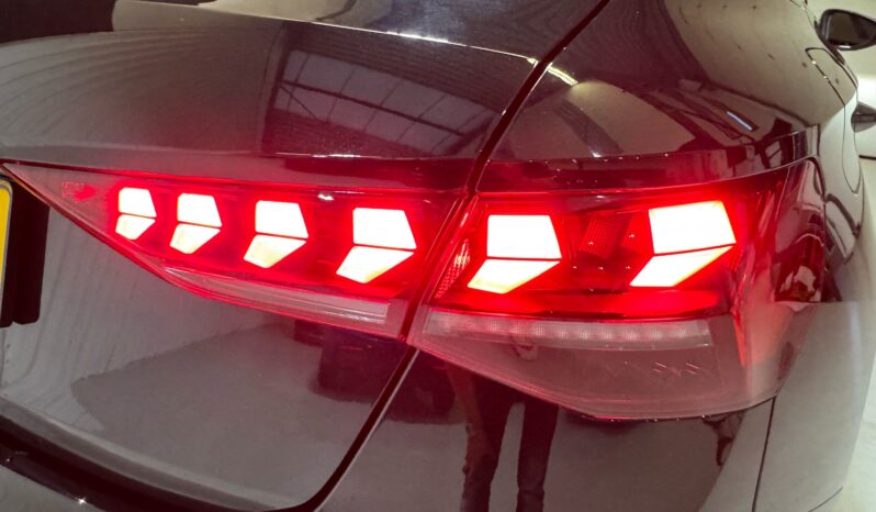 
								Audi A3 SPORTBACK 35 TFSI s-line S Edition automaat panoramadak volledig									