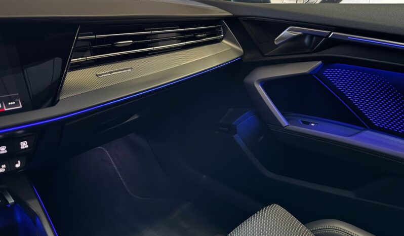 
								Audi A3 SPORTBACK 35 TFSI s-line S Edition automaat panoramadak volledig									