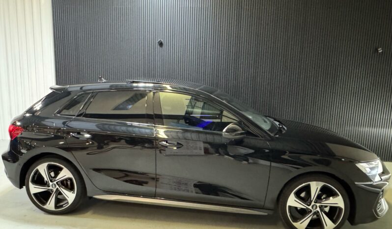 
								Audi A3 SPORTBACK 35 TFSI s-line S Edition automaat panoramadak volledig									