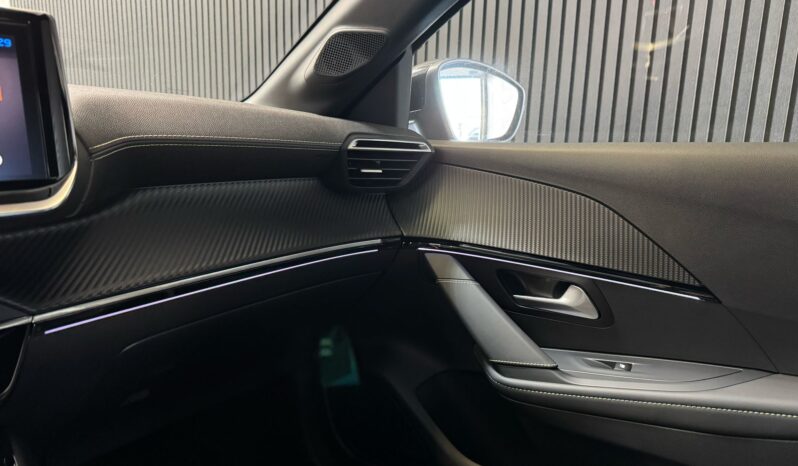 
								Peugeot 208 hybrid 100 e-dcs6 145pk gt automaat volledig									