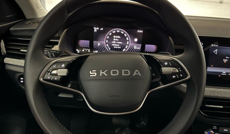 
								Skoda Kamiq 1.0 TSI Business Edition keyles trekhaak volledig									