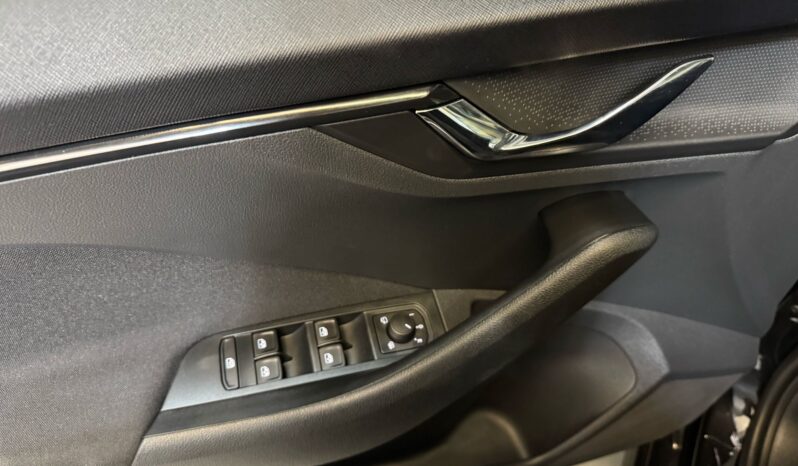 
								Skoda Kamiq 1.0 TSI Business Edition keyles trekhaak volledig									