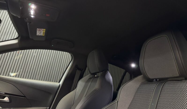 
								Peugeot 208 hybrid 100 e-dcs6 145pk gt automaat volledig									