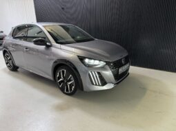 
										Peugeot 208 hybrid 100 e-dcs6 145pk gt automaat volledig									