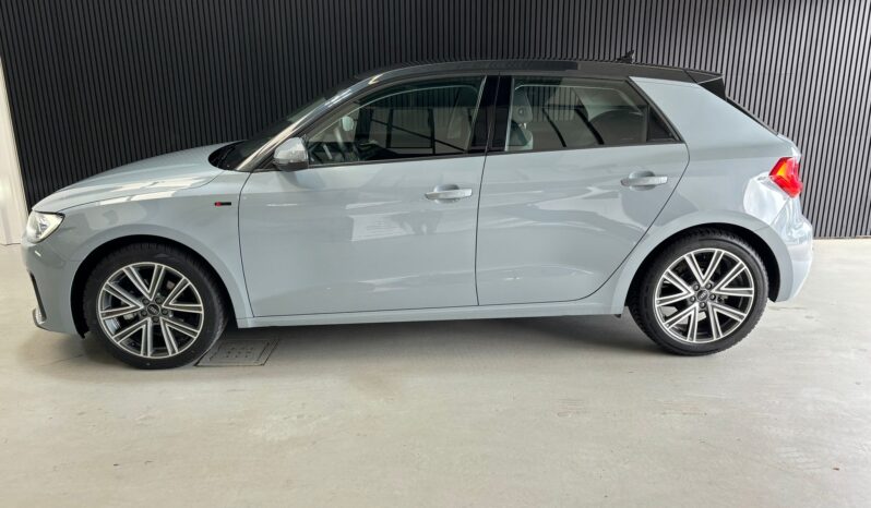 
								Audi A1 Sportback 30 TFSI S edition camera, virtual volledig									