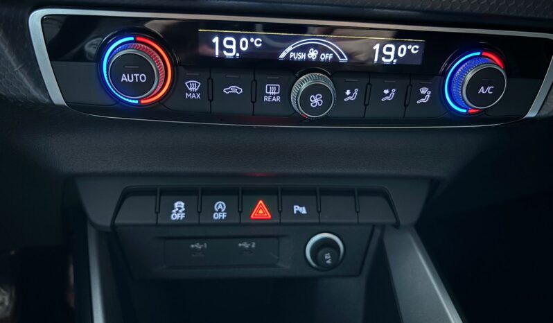
								Audi A1 Sportback 30 TFSI S edition camera, virtual volledig									