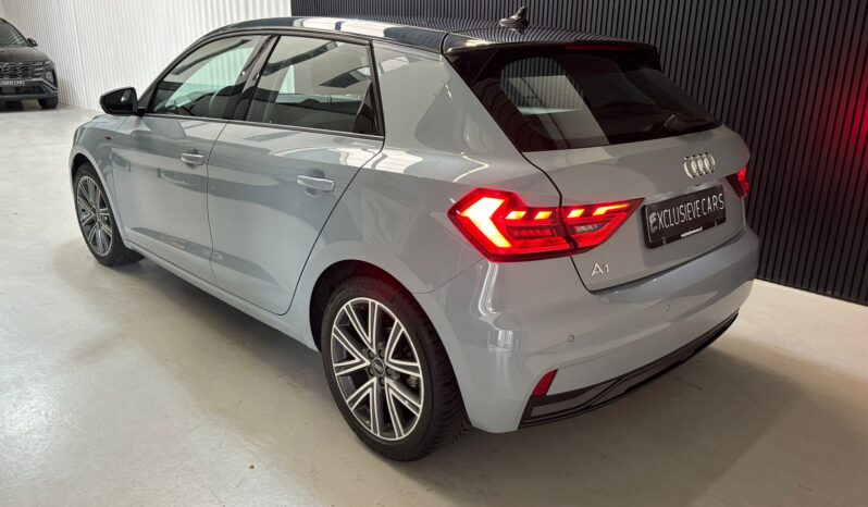 
								Audi A1 Sportback 30 TFSI S edition camera, virtual volledig									