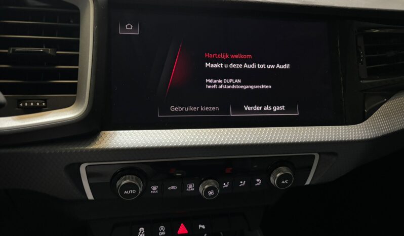 
								Audi A1 Sportback 30 TFSI S edition camera, virtual volledig									