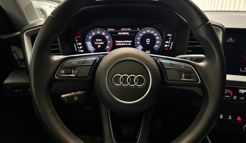 
								Audi A1 Sportback 30 TFSI S edition camera, virtual volledig									