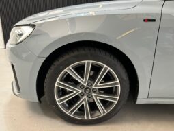 
										Audi A1 Sportback 30 TFSI S edition camera, virtual volledig									
