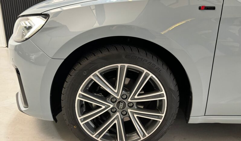 
								Audi A1 Sportback 30 TFSI S edition camera, virtual volledig									
