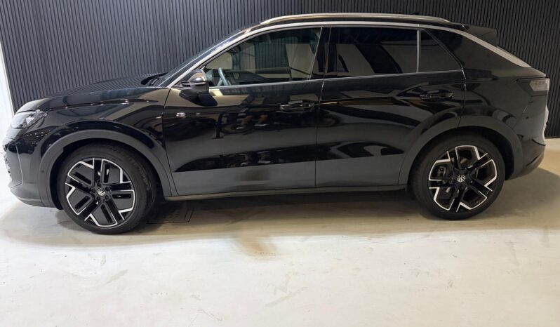 
								Volkswagen T-Roc 1.5 eTsi R-Line bomvol *Pano*H/K*Head-Up*360camera volledig									