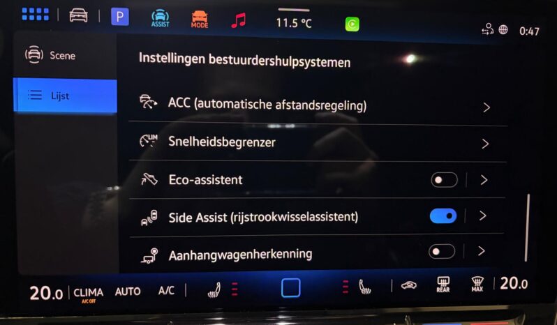 
								Volkswagen T-Roc 1.5 eTsi R-Line bomvol *Pano*H/K*Head-Up*360camera volledig									