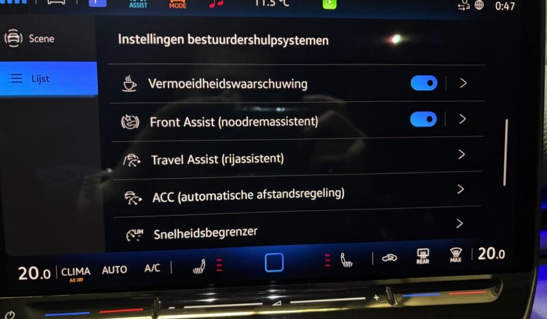 
								Volkswagen T-Roc 1.5 eTsi R-Line bomvol *Pano*H/K*Head-Up*360camera volledig									