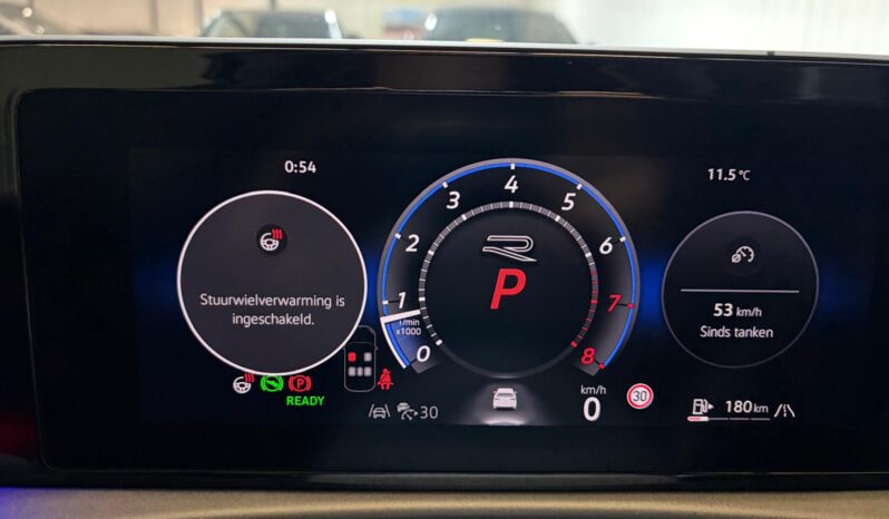 
								Volkswagen T-Roc 1.5 eTsi R-Line bomvol *Pano*H/K*Head-Up*360camera volledig									