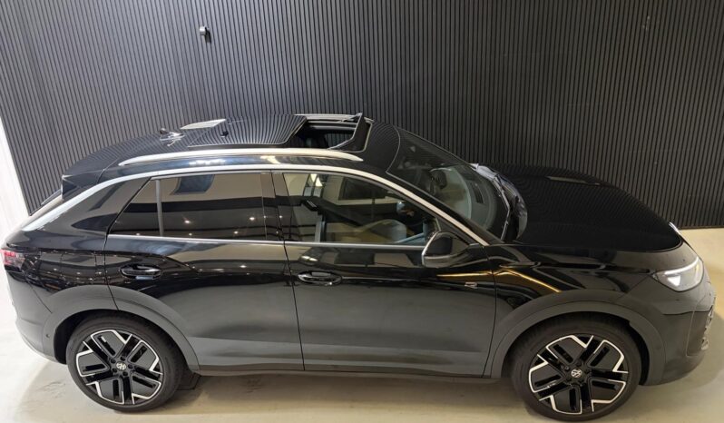 
								Volkswagen T-Roc 1.5 eTsi R-Line bomvol *Pano*H/K*Head-Up*360camera volledig									