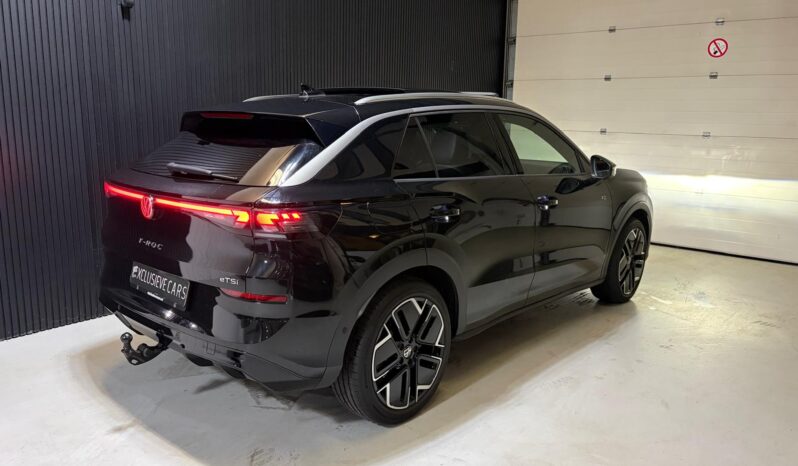 
								Volkswagen T-Roc 1.5 eTsi R-Line bomvol *Pano*H/K*Head-Up*360camera volledig									