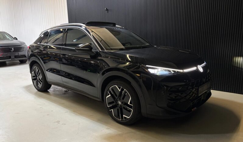 
								Volkswagen T-Roc 1.5 eTsi R-Line bomvol *Pano*H/K*Head-Up*360camera volledig									