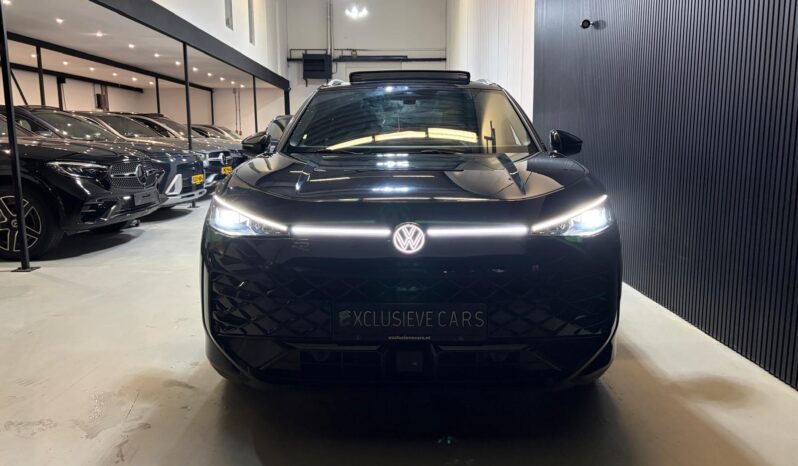 
								Volkswagen T-Roc 1.5 eTsi R-Line bomvol *Pano*H/K*Head-Up*360camera volledig									